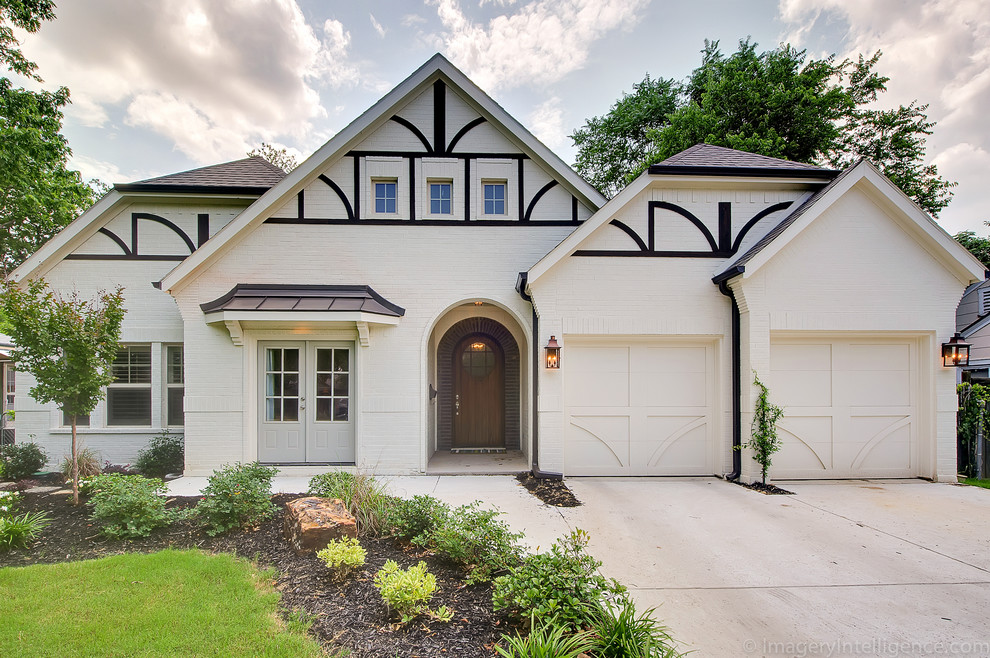 Example of a classic exterior home design in Dallas