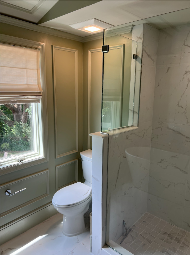 Luxurious Classic Main Bathroom