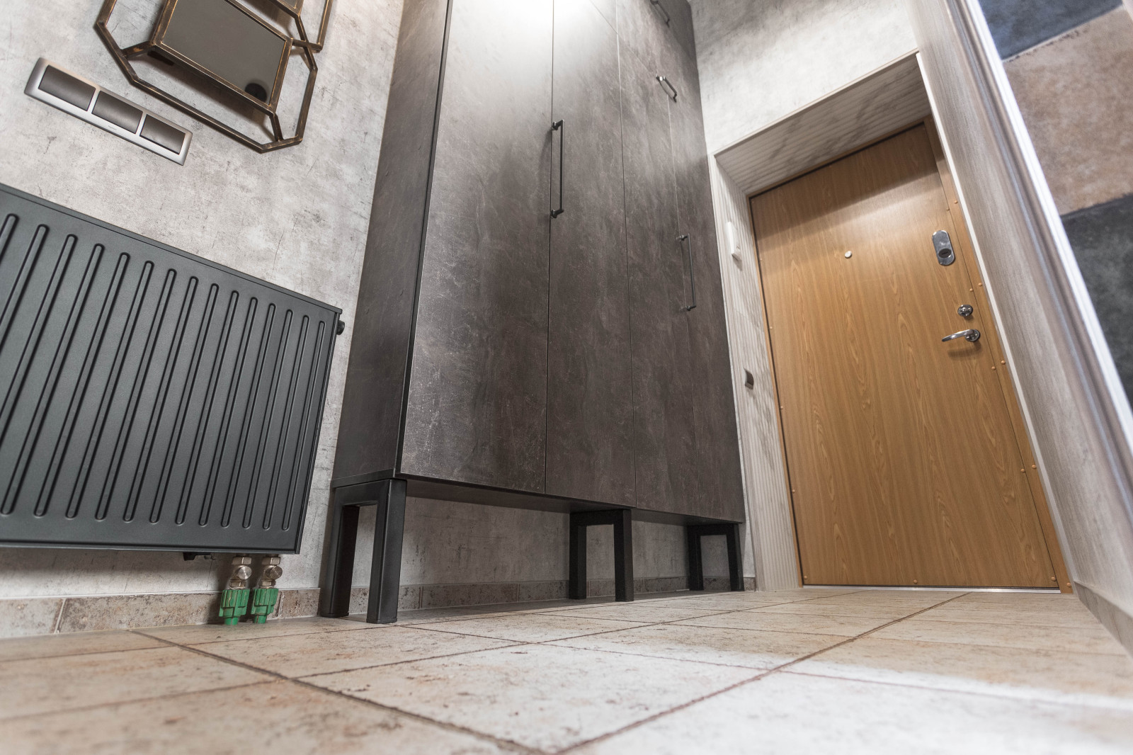 Шкаф в очень узкую прихожую