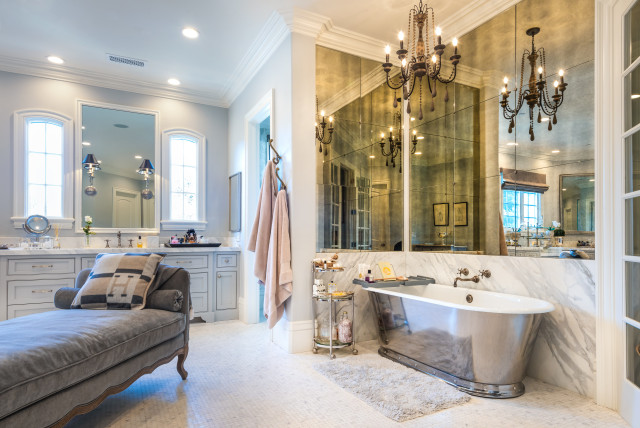 Extreme Renovation french-country-badezimmer
