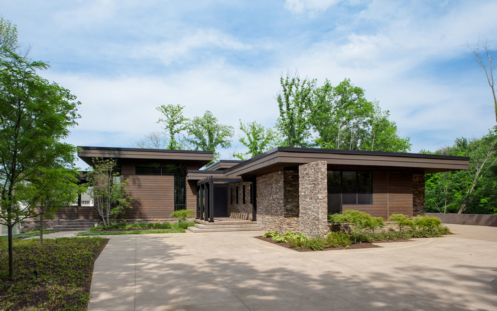 Photo of a contemporary exterior in Indianapolis.