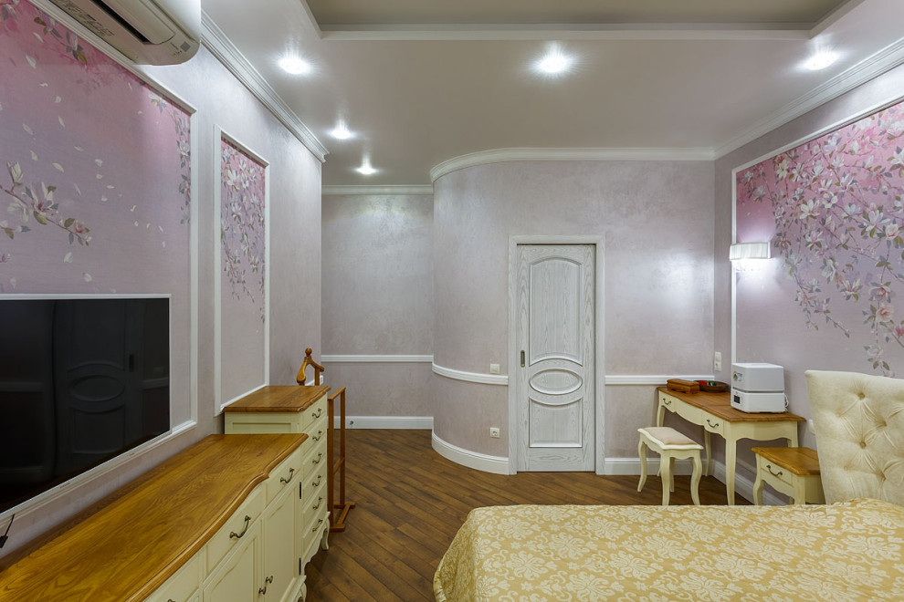 Спаяльня родителей с гардеробной.