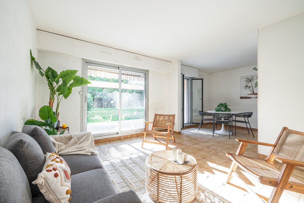 Mise en scène pour la vente, ave G. Pompidou, Golfe Juan