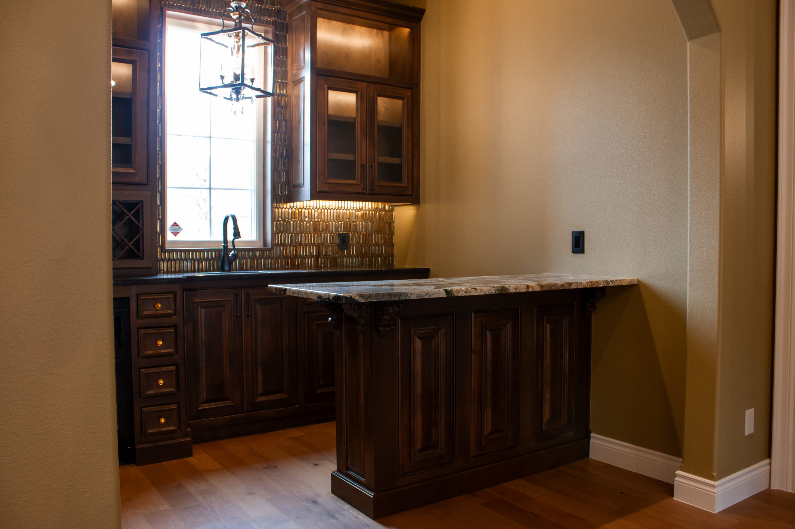 Slocum Custom Home - Kitchen & Wet Bar
