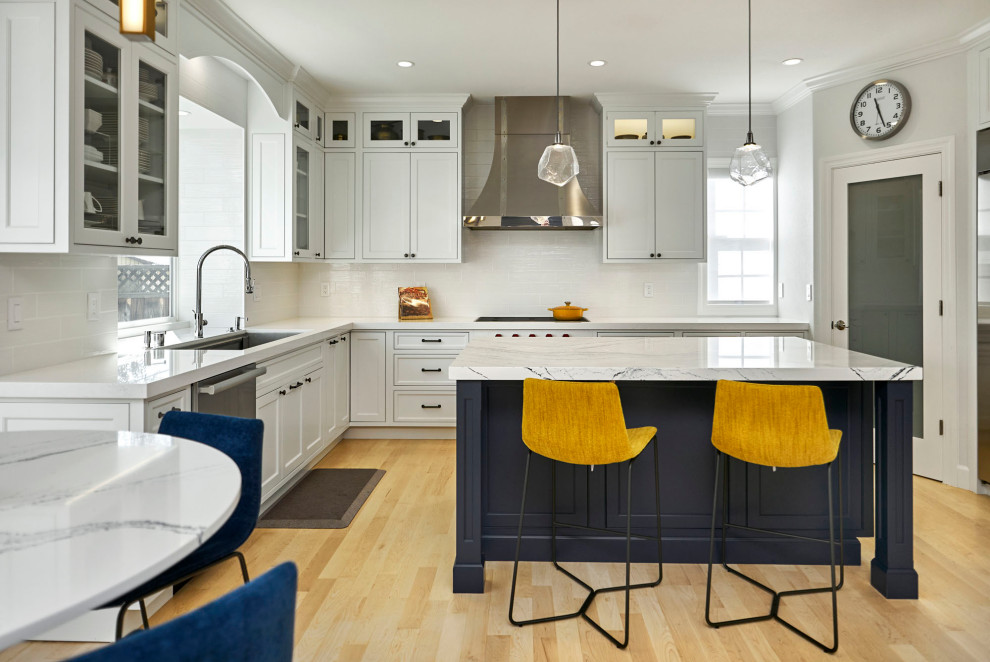 Transitional kitchen photo in San Francisco