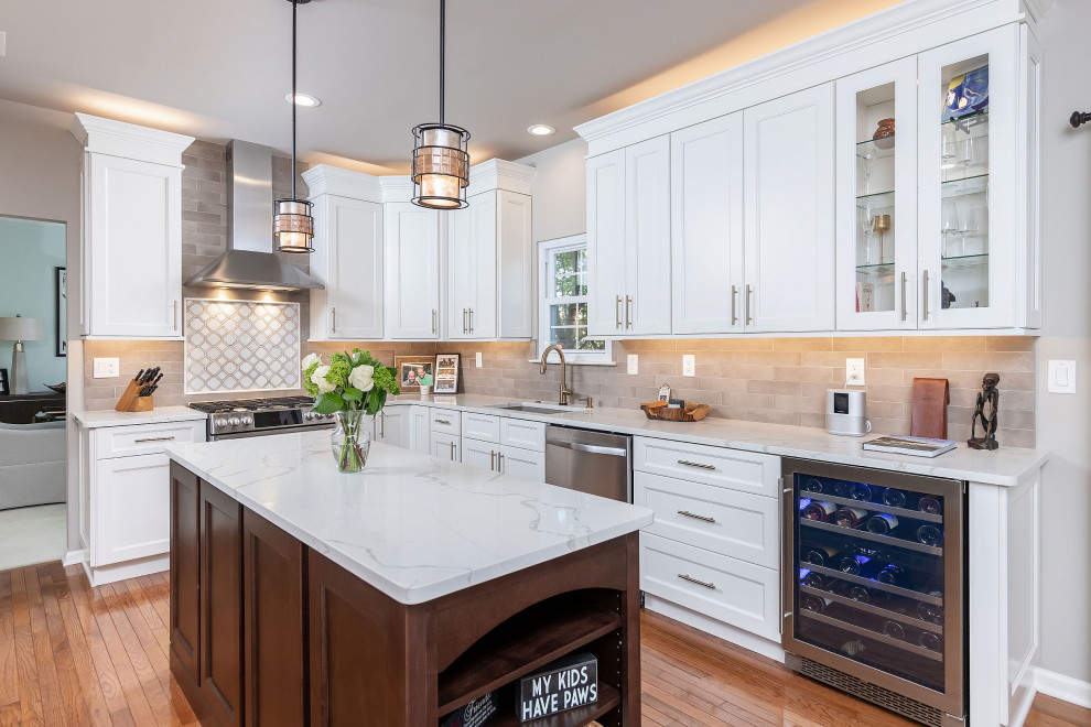 Transitional kitchen photo in Philadelphia