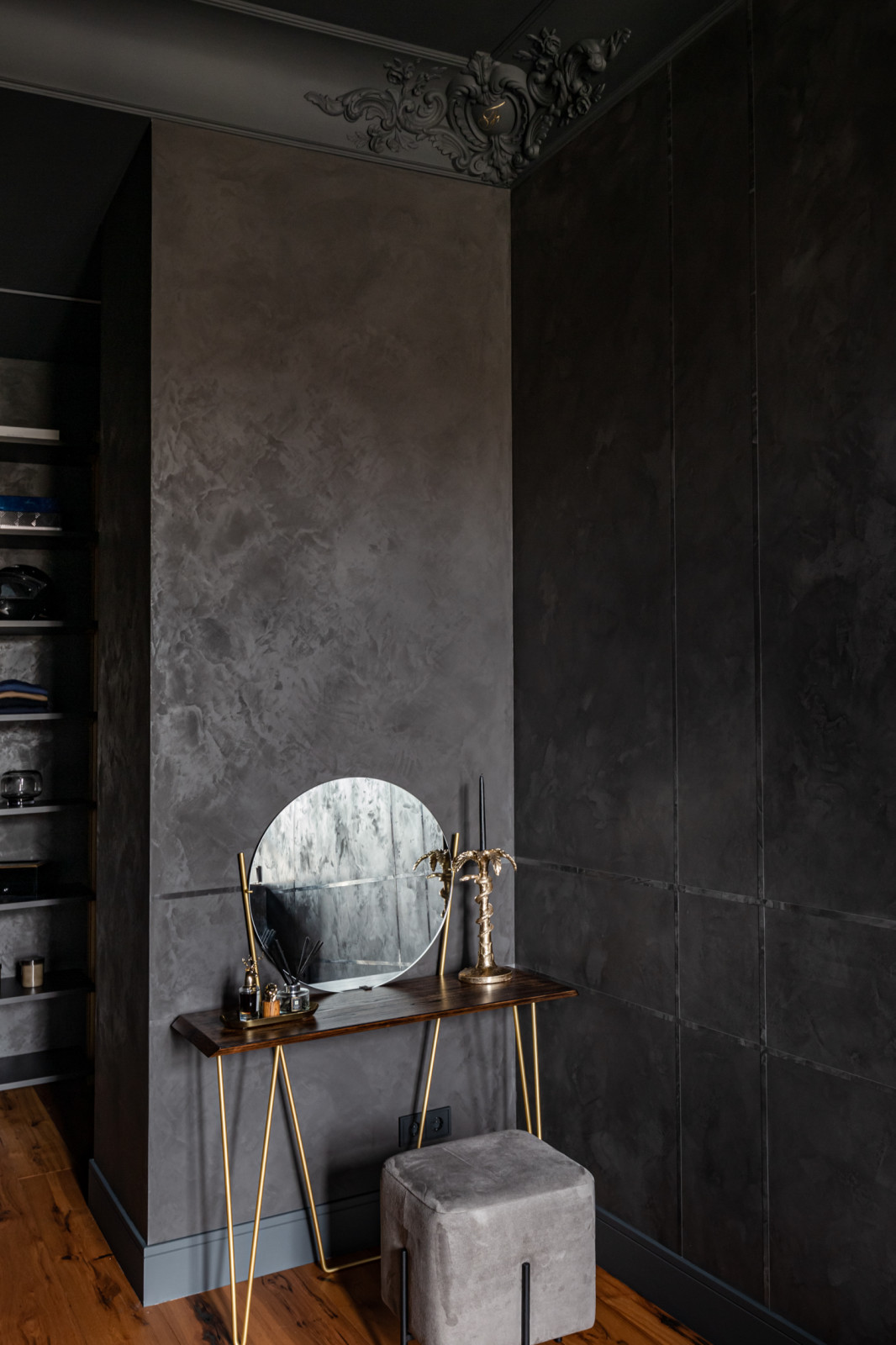 Черный интерьер 66м.кв.