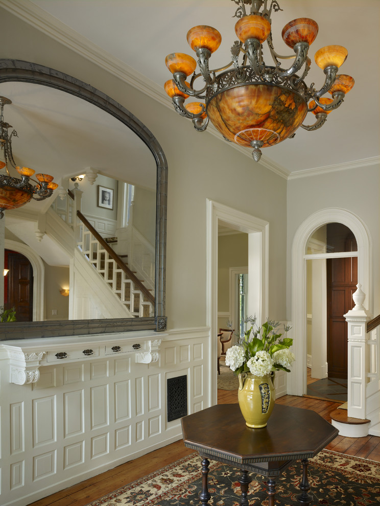 Inspiration for a traditional entryway in Philadelphia with beige walls.