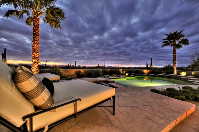 Backyard mediterraneo-piscina