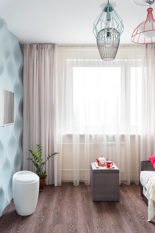 Палитра ярких красок и игра мелких деталей в интерьере современной квартиры