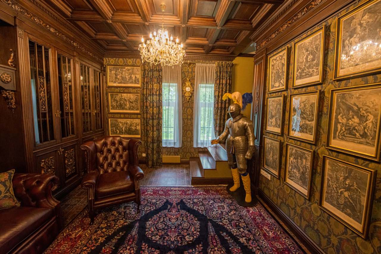 Интерьер в стиле средневекового замка