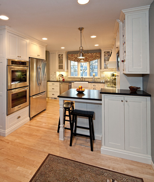 White Kitchen traditional-kitchen