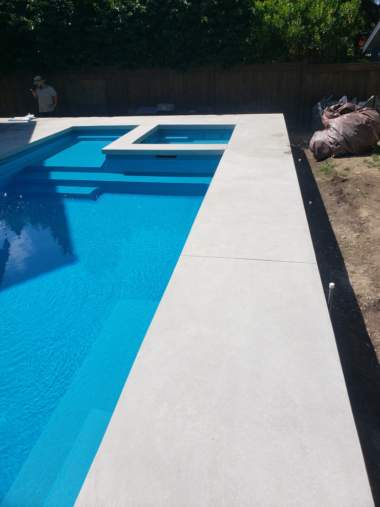 Example of a minimalist pool design in Vancouver
