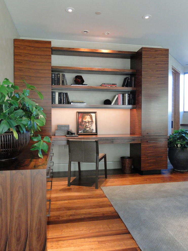 Design ideas for a contemporary home office in Phoenix.