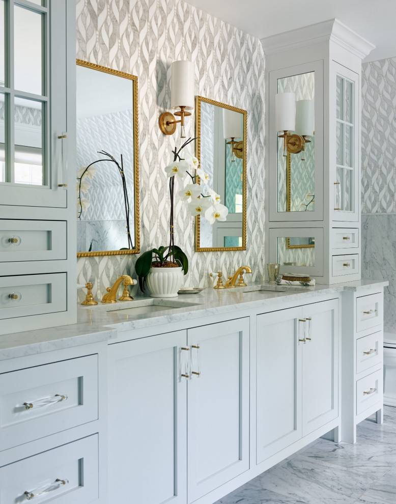 Inspiration for a large classic bathroom in Bridgeport.