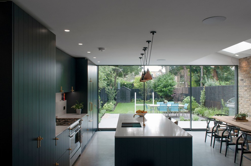 Inspiration for a medium sized modern kitchen in London.