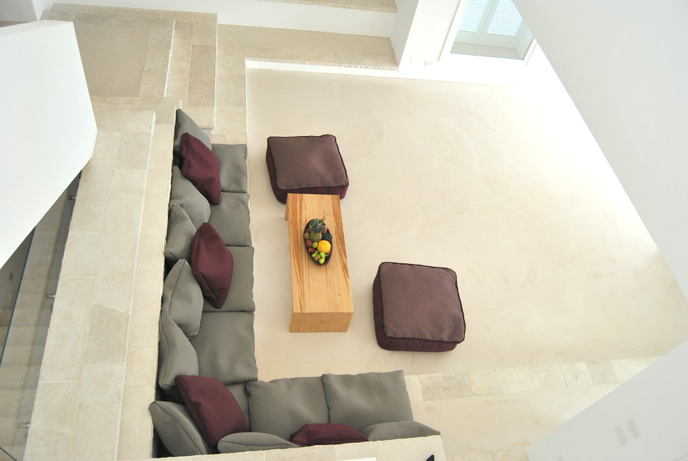 Design ideas for a contemporary living room in Bari.