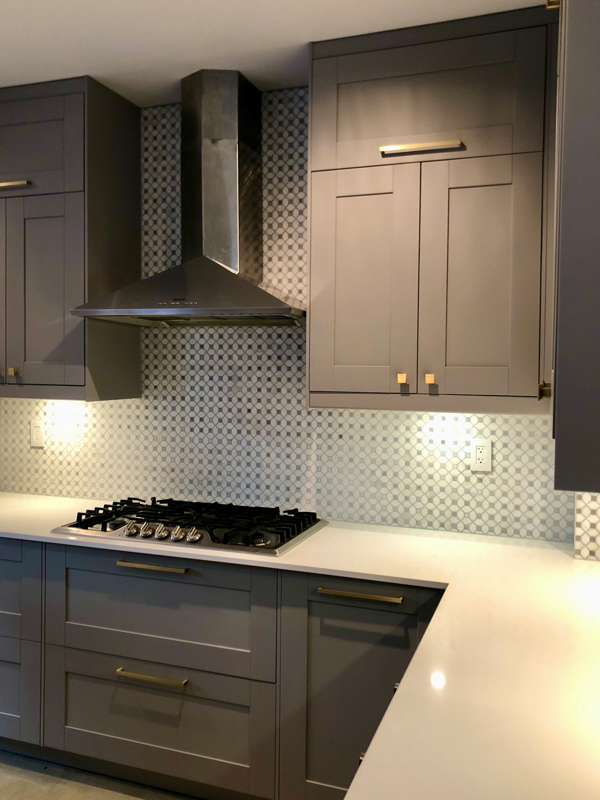 Mixed Medium Kitchen