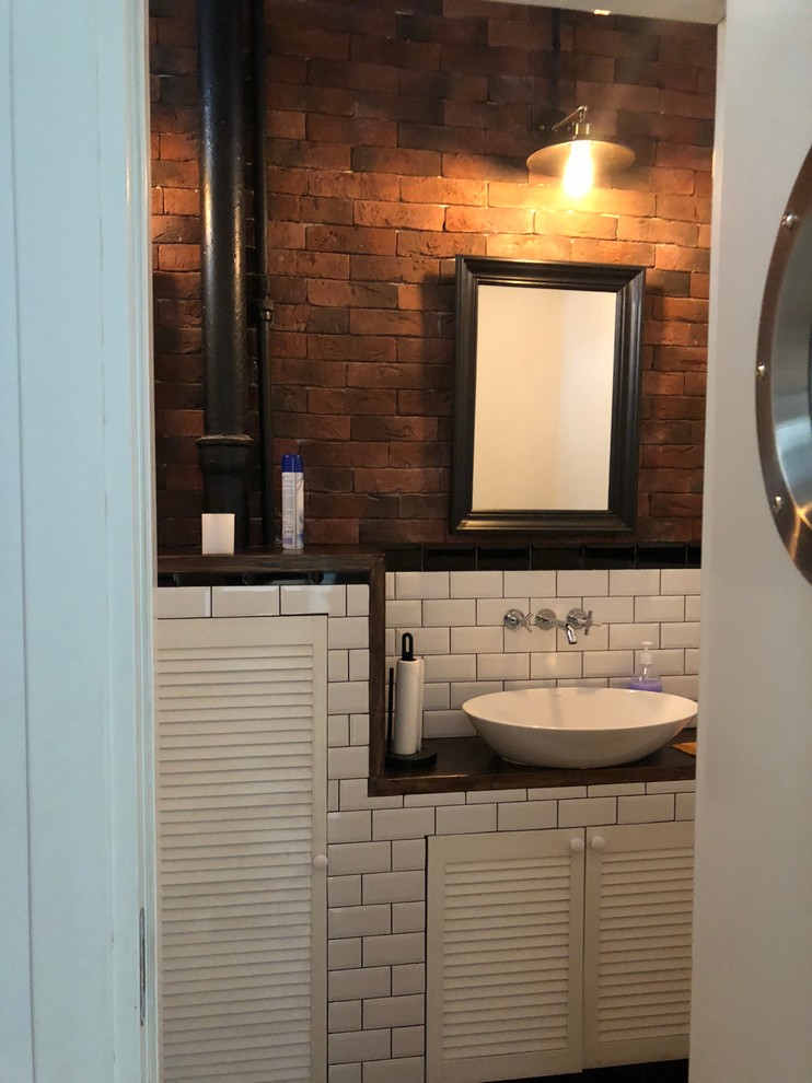 Санузел офиса в стиле лофт