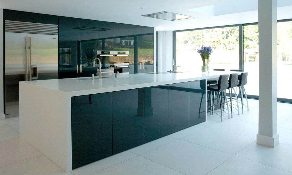 Inspiration for a transitional kitchen remodel in Miami