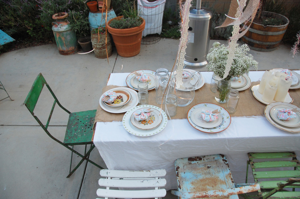 Eclectic home design photo in Los Angeles