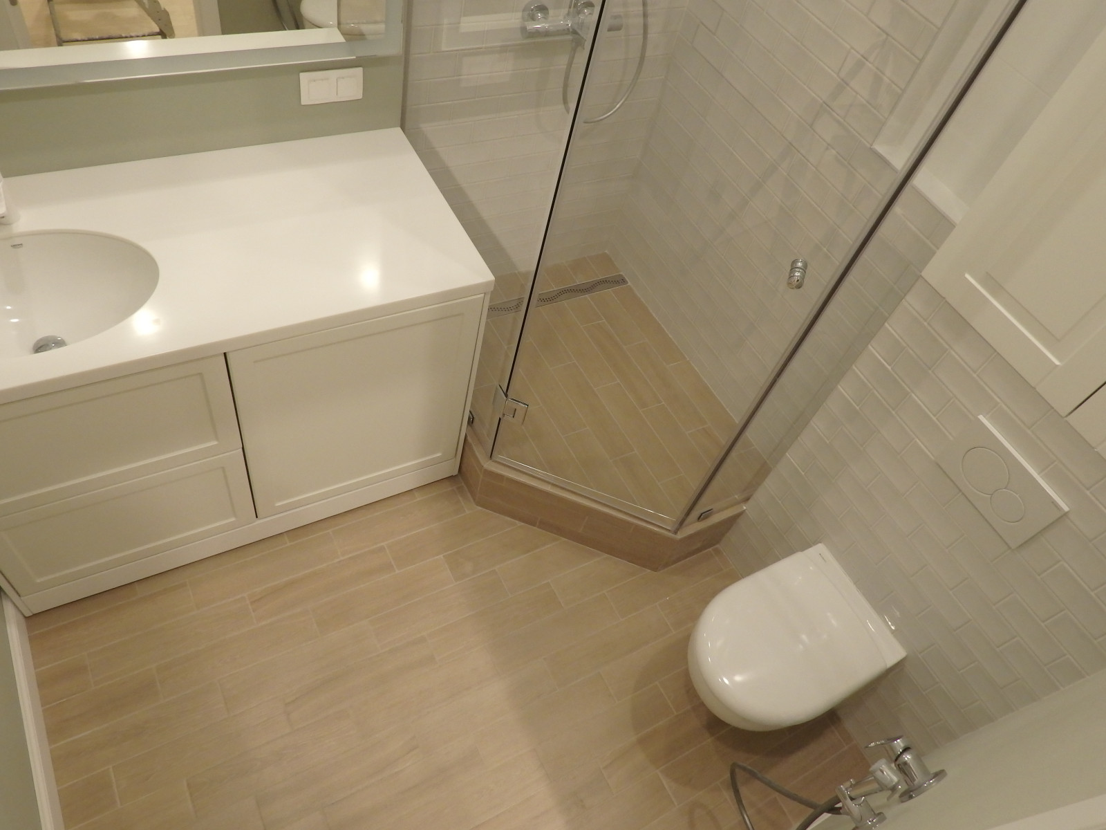 Счастье на Мичуринском - отделка санузла с душевой кабиной в новостройке