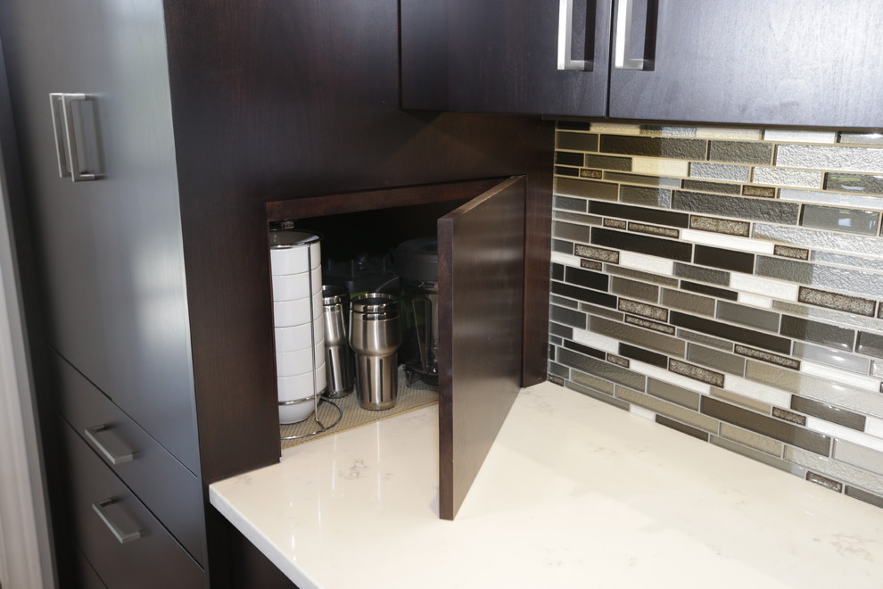 Kitchen - transitional kitchen idea