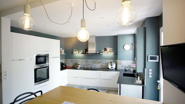 R&eacute;novation compl&egrave;te d'une maison contemporary-kitchen