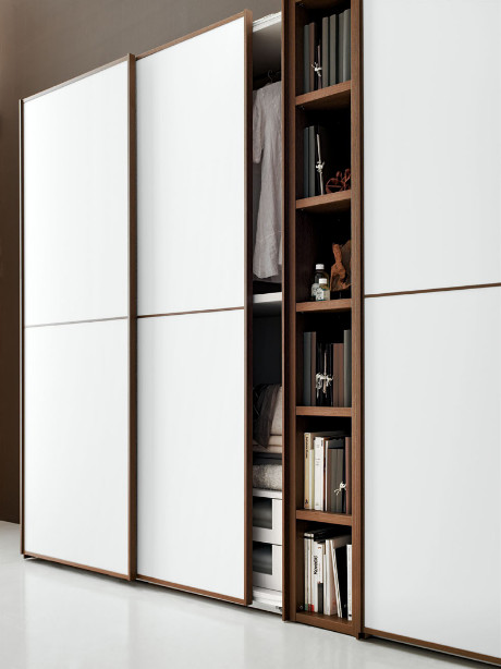 Design ideas for a midcentury storage and wardrobe in New York.