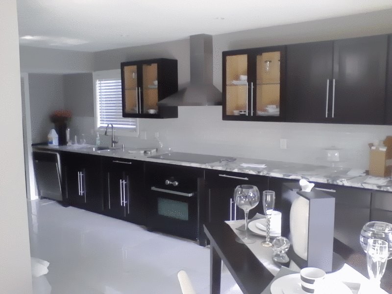Example of a minimalist kitchen design in Atlanta