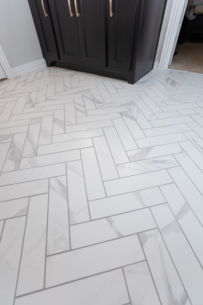 Black Locust | Master Bathroom