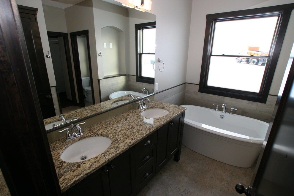 Home design - transitional home design idea