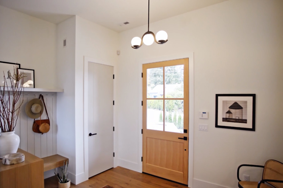 Home design - transitional home design idea in Seattle