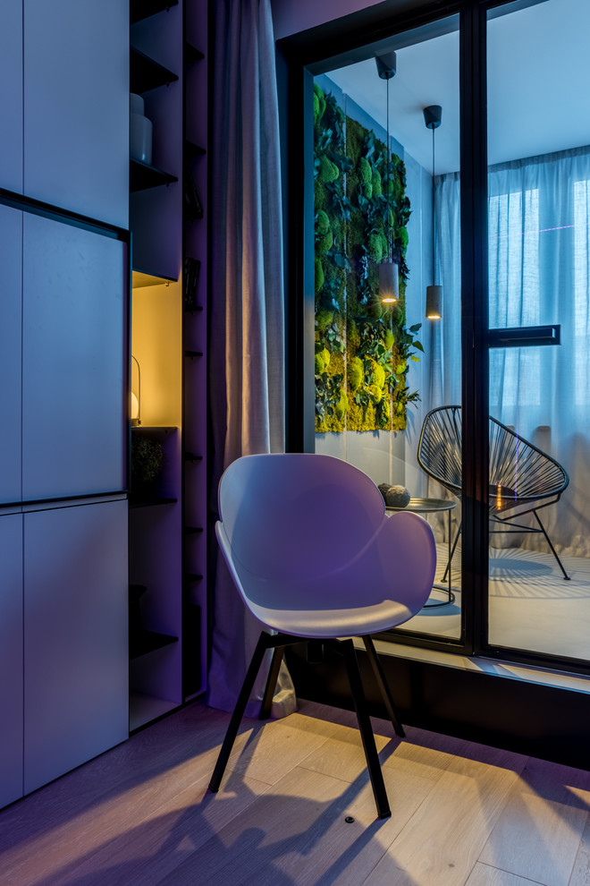 "Белый, серый и графит"