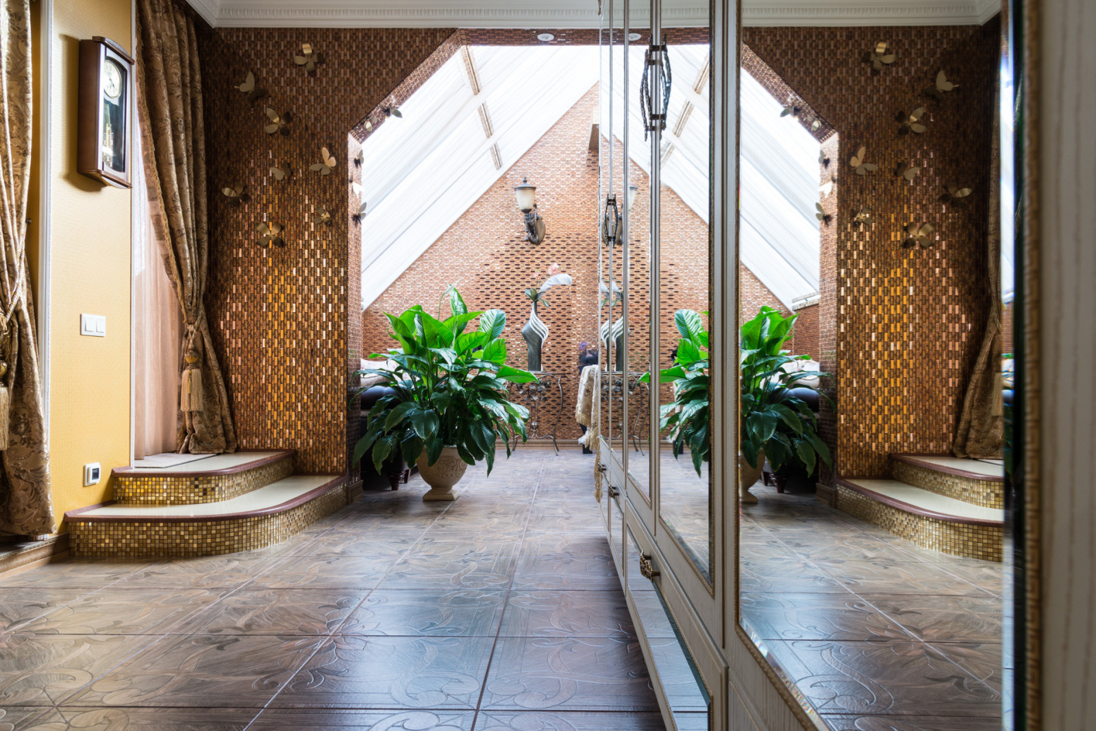 Вход в гостиную