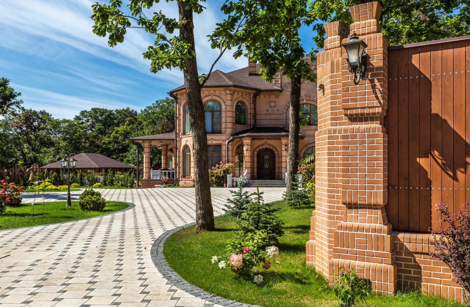 Загородный дом (усадьба) из кирпича