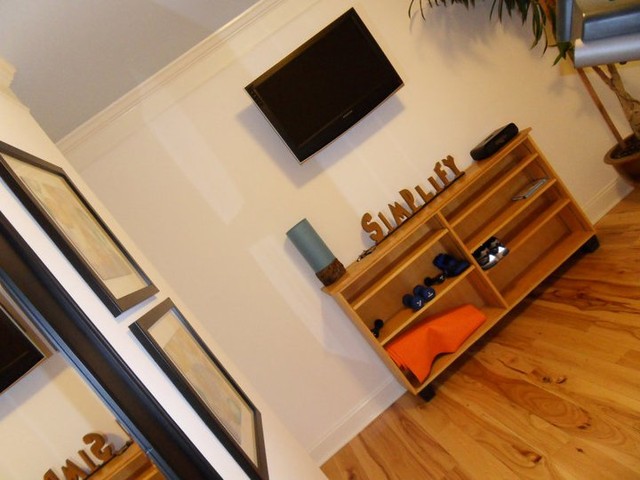 Yoga, exercise room contemporain-escalier
