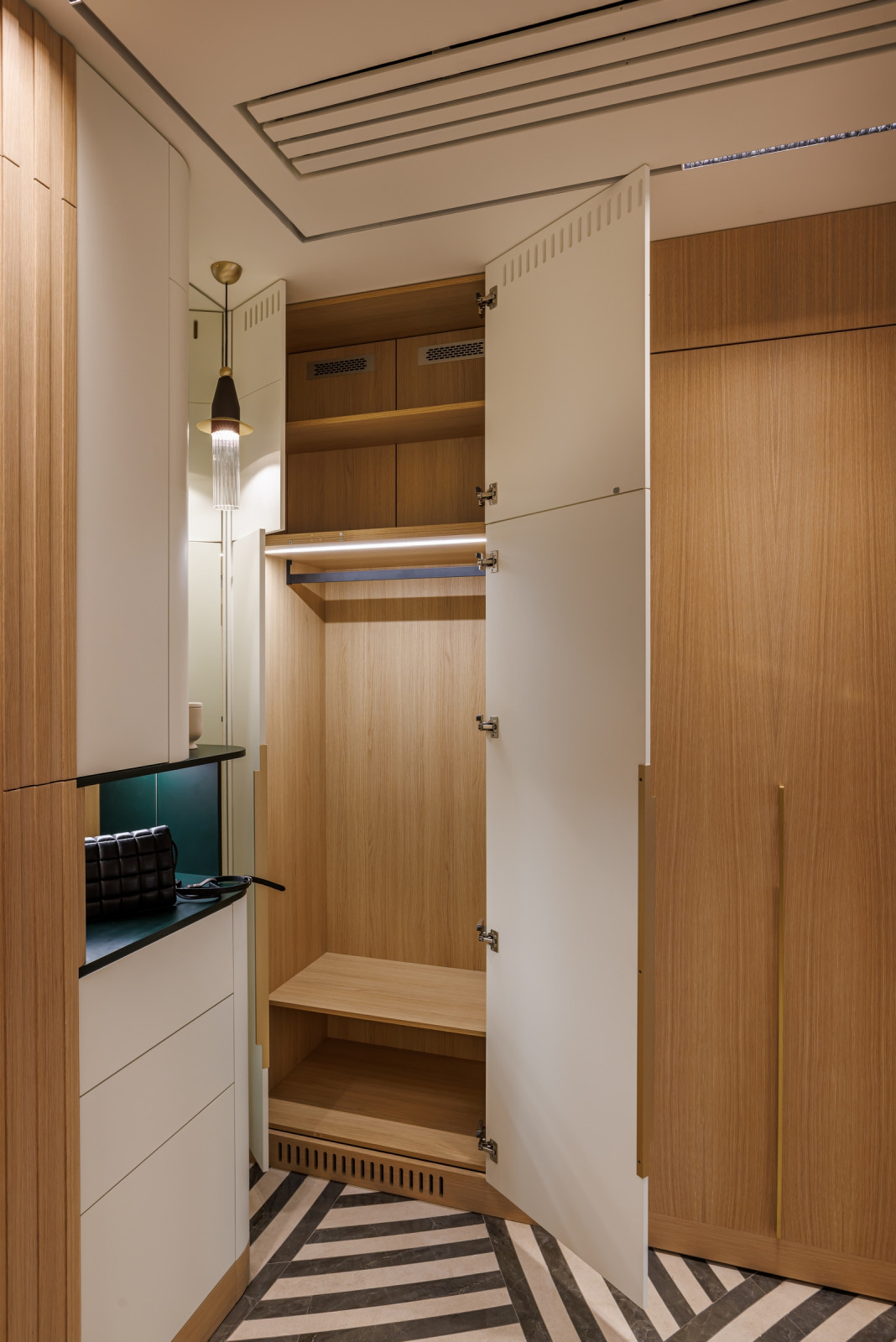 Фотосъёмка квартиры для производителя мебели и интерьерных конструкций «Axioma»