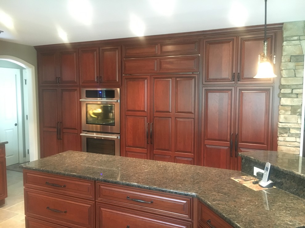 Inspiration for a transitional kitchen remodel in Cincinnati