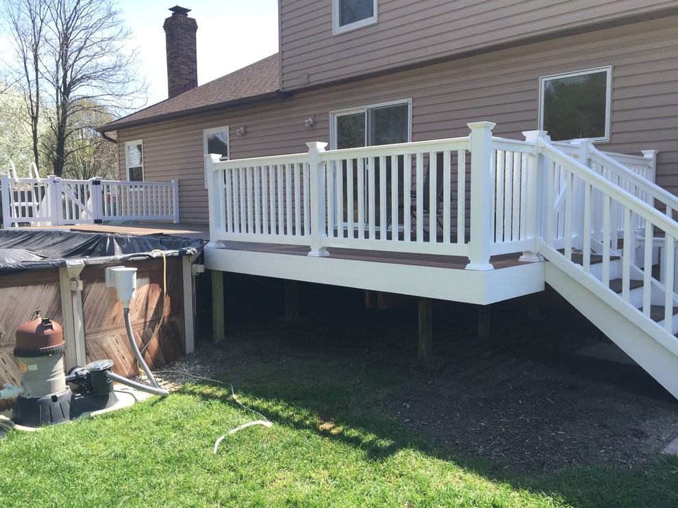 Inspiration for a mid-sized backyard deck remodel in Baltimore