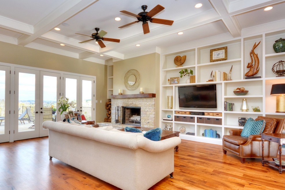 Inspiration for a transitional home design remodel in Austin