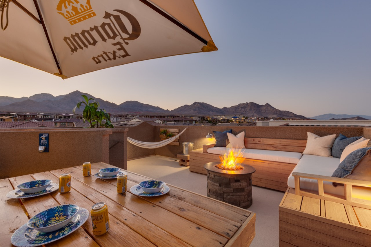 Eclectic patio photo in Tampa