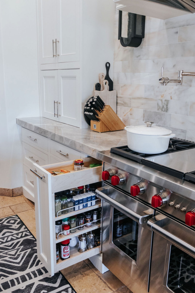 Home design - transitional home design idea in Phoenix