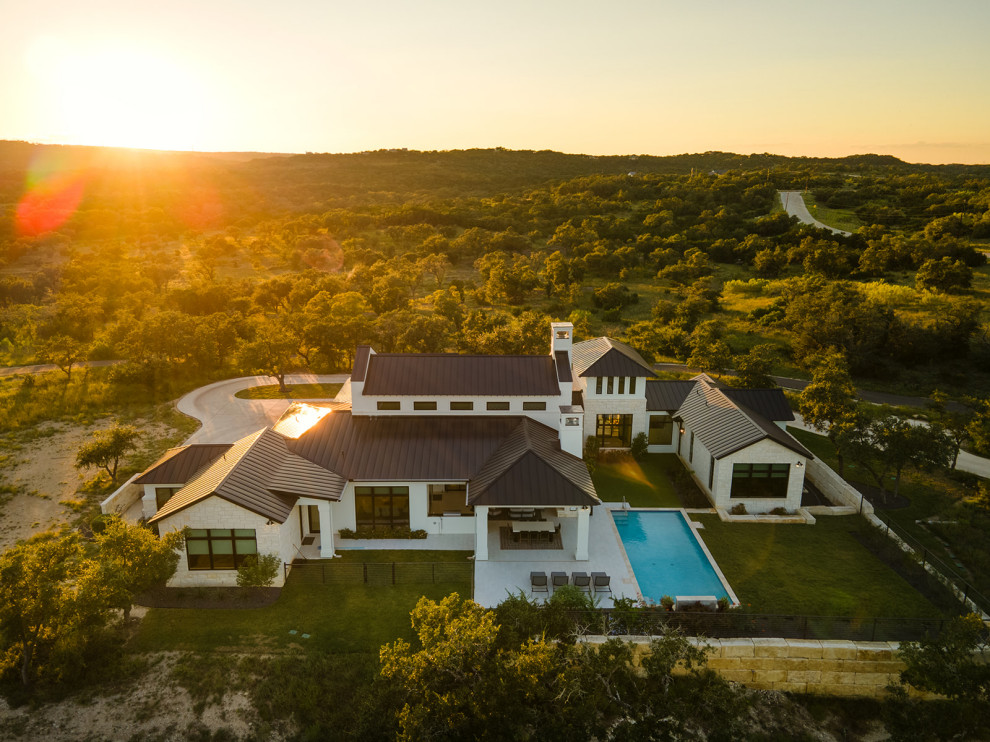 Home design - transitional home design idea in Austin