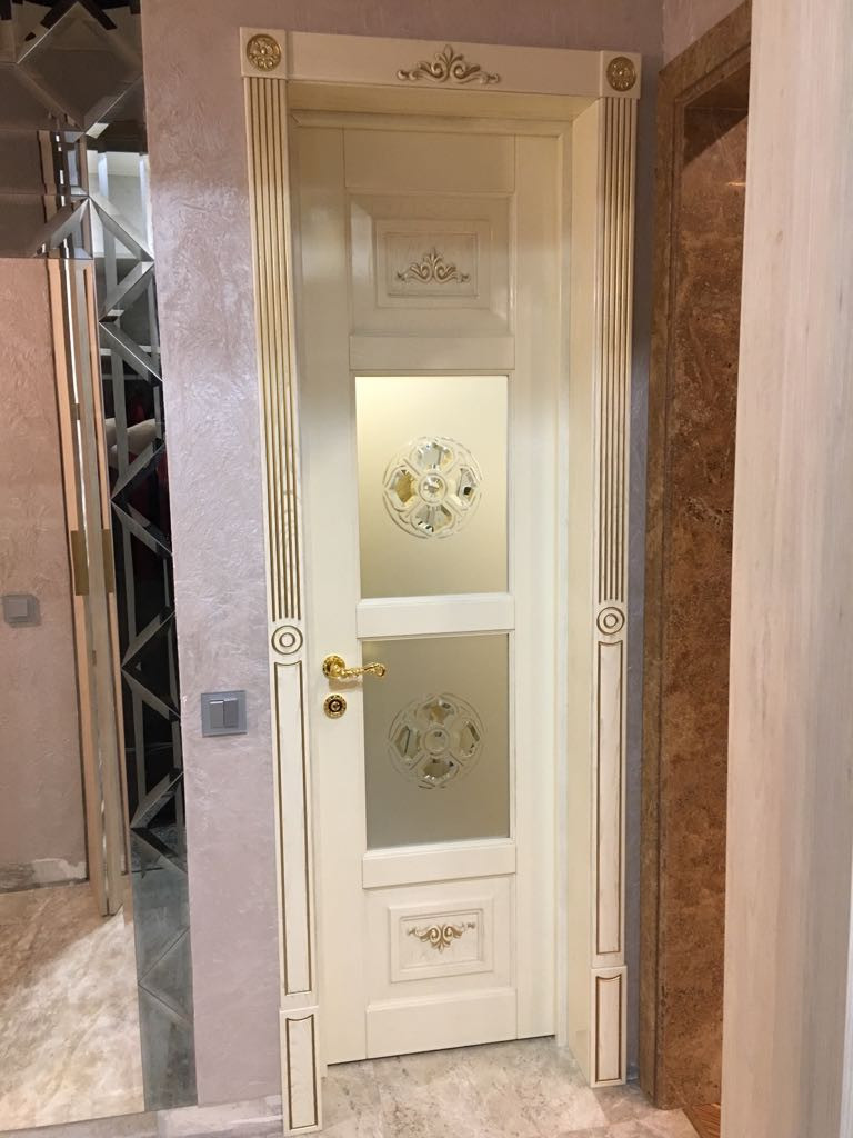 Классические двери из массива дуба