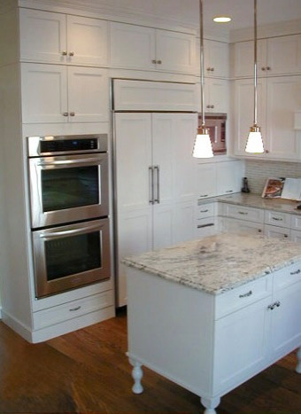 Traditional White Townhouse Kitchen