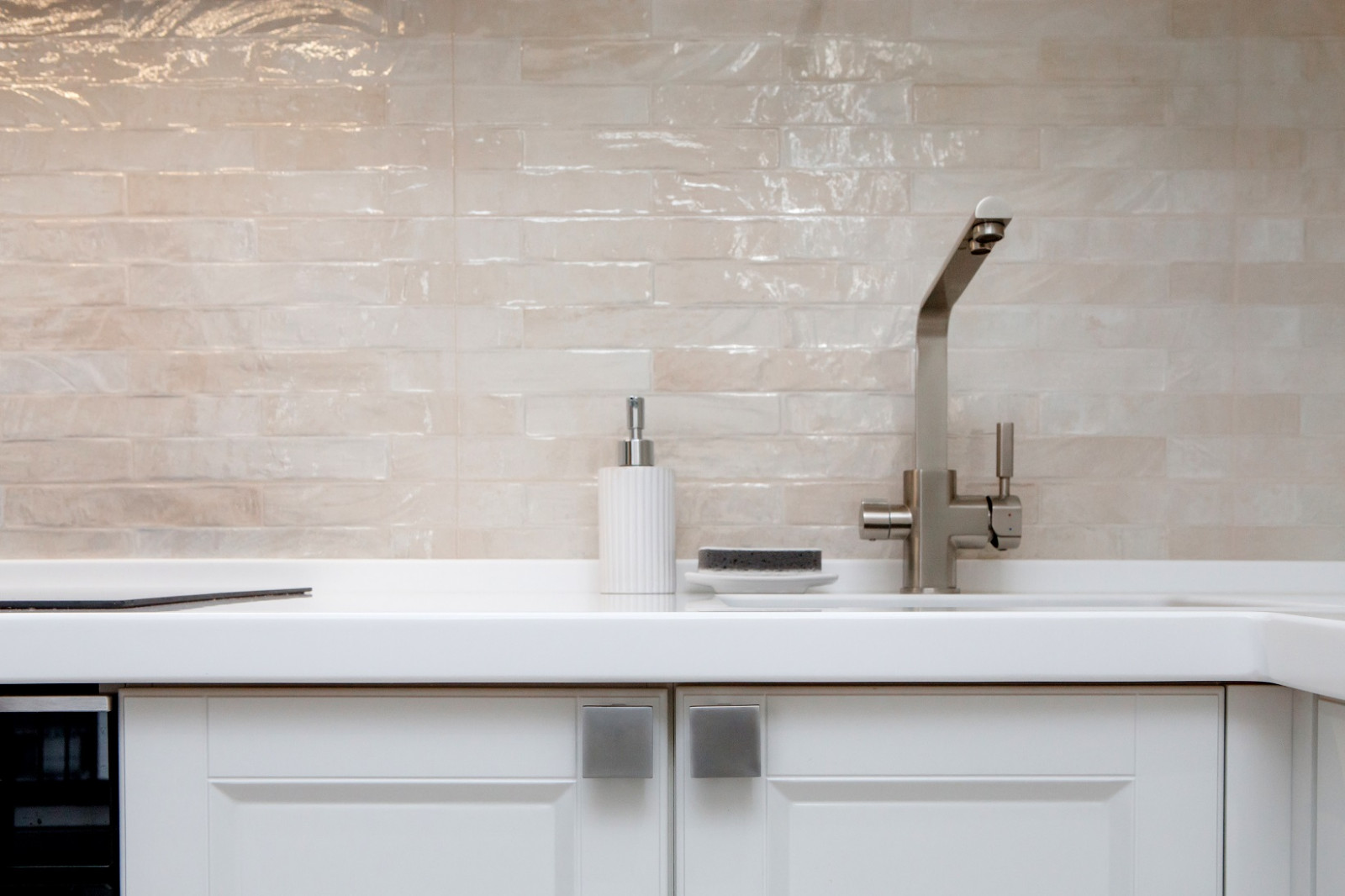 Белая кухня ЖК "Циолковский", Обнинск