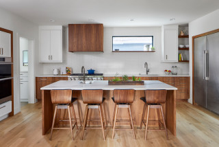 4 Pro Tips for Designing a Balanced White-and-Wood Kitchen (one photo)