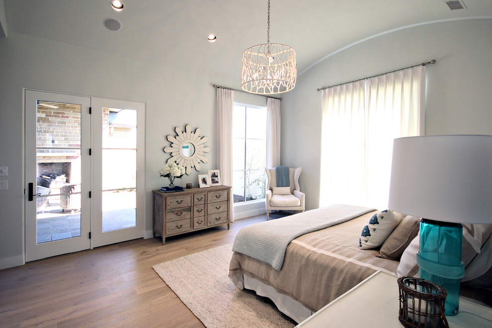 Design ideas for a modern bedroom in Dallas.