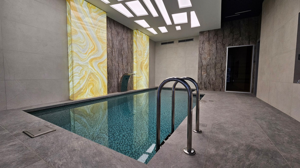 Бассейн в загородном доме